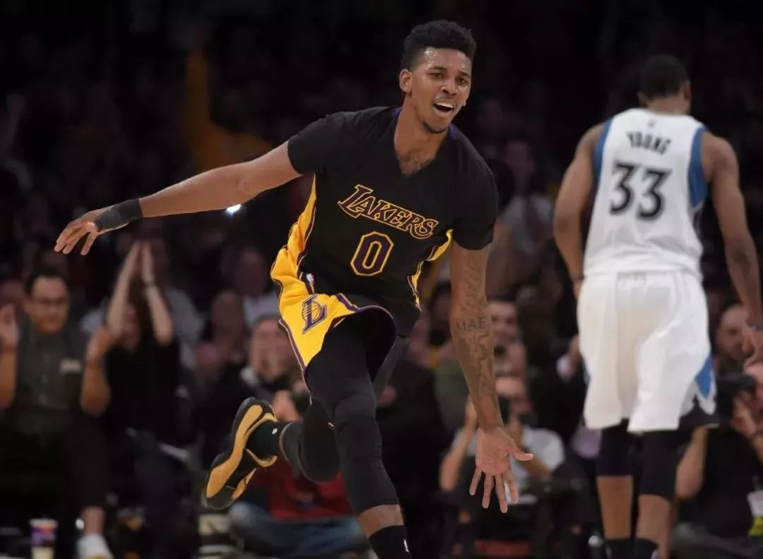 皆在夏窗完 皆在夏窗完